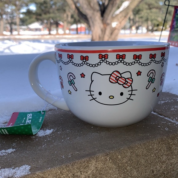 Christmas hello kitty mug BNWT - Picture 2 of 3
